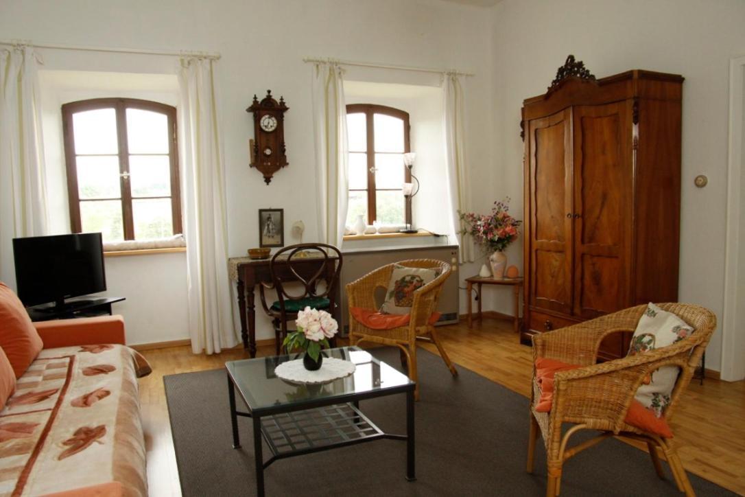 Kapelle - Urlaub Auf Dem Weingut Apartment Maring-Noviand Exterior photo